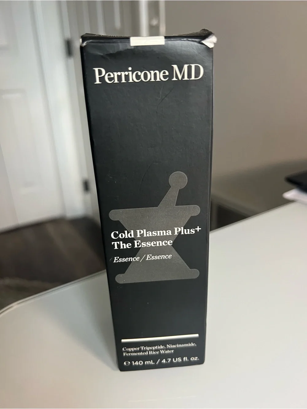 Perricone MD Cold Plasma Plus+ The Essence - Black